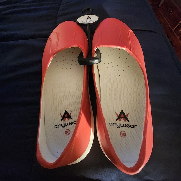 Slip-on shoes - Picture 1 of 7